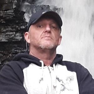 Meet your Posher, Dennis